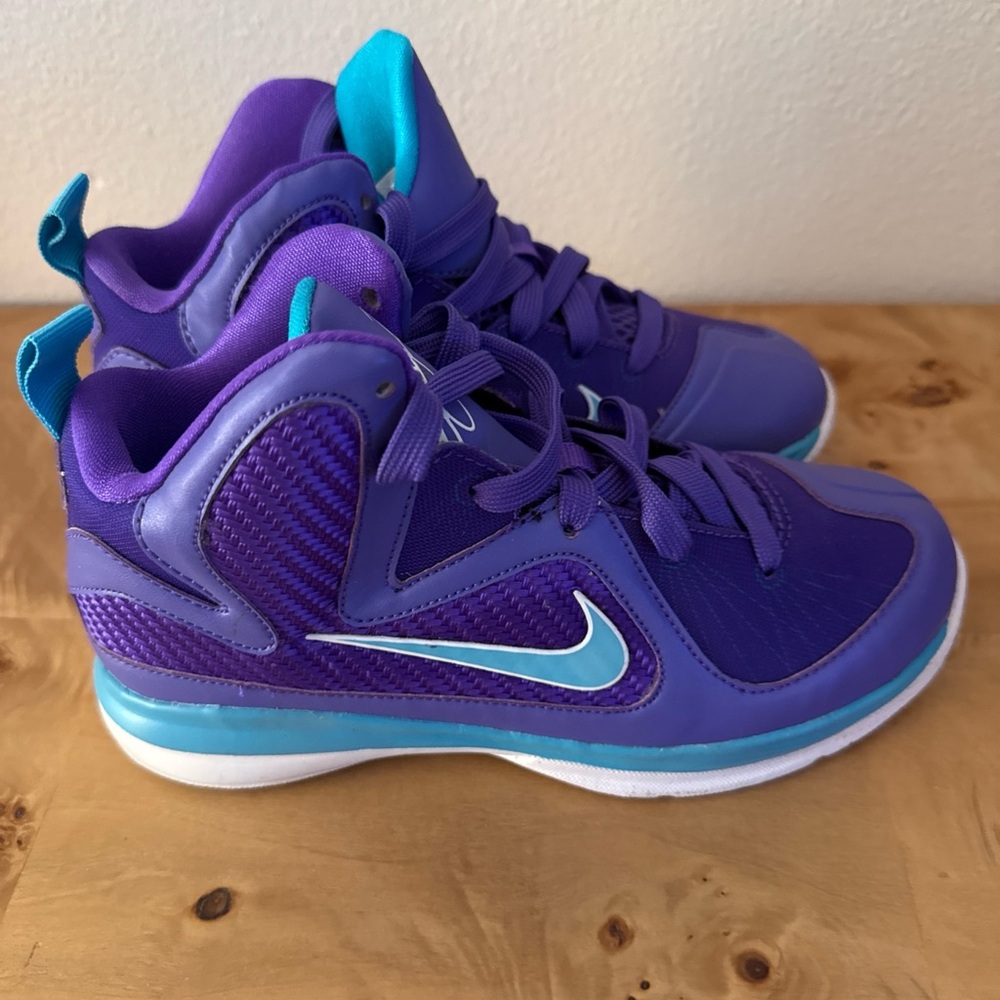 LeBron 9 Summit Lake Hornets Kids 2.5Y